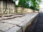Na odkup starých dlaždic z chodníku v Olbrachtově ulici mohou Chrudimáci zapomenout, město si je ponechá