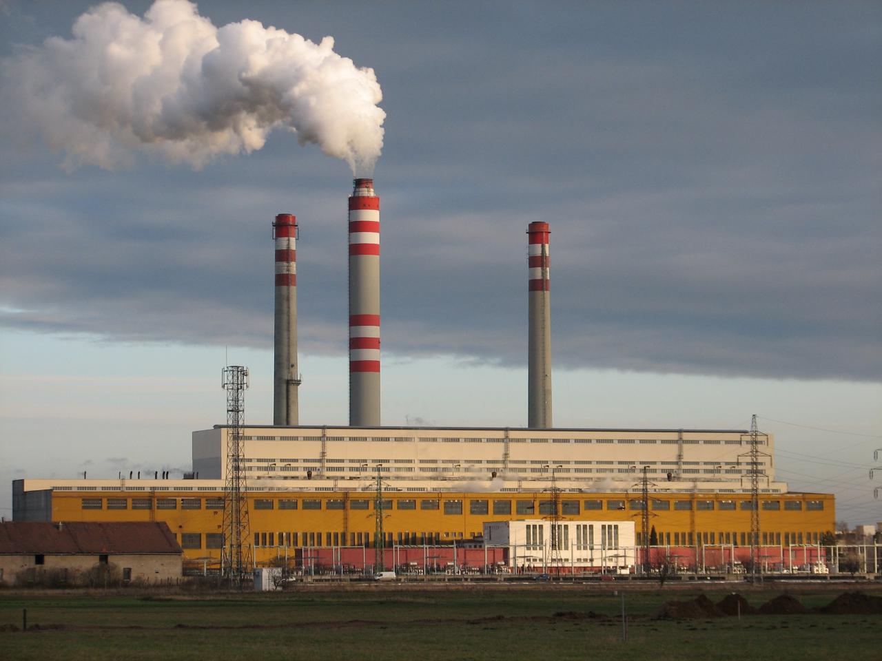 Elektrárny Opatovice se dohodly s firmou Pavla Tykače Czech Coal na mimosoudním narovnání