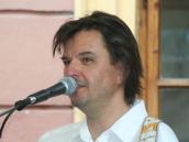 Martin Langr zve na koncert za Wiessnerovou vilou