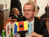 Hejtman Netolický podepsal s VZP dohodu o garanci akutních lůžek v krajských nemocnicích až do roku 2017 