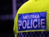 Důchodce volal ve Skutči o pomoc, protože měl obavu o svou ženu