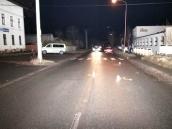 Řidič peugeotu porazil ve Skutči na přechodu pro chodce muže a ženu