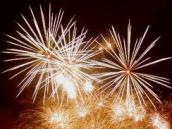 Skutečští strážníci museli likvidovat na křižovatce u náměstí hořící zbytky po pyrotechnice