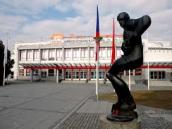 Olomoučtí hokejoví fanoušci tropili v Pardubicích výtržnosti, umravnit je museli strážníci