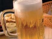 Městská policie Chrudim pokutovala na základě udání personál restaurace Bowling za nalévání alkoholu mládeži
