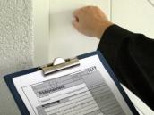 V Heřmanově Městci začne do čtrnácti dnů platit zákaz podomního prodeje kvůli dotěrnosti agentů a dealerů