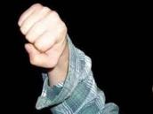 Opilec se v Seči choval jak smyslů zbavený, jednoho "protivníka" pokousal a druhému vyrval vlasy 