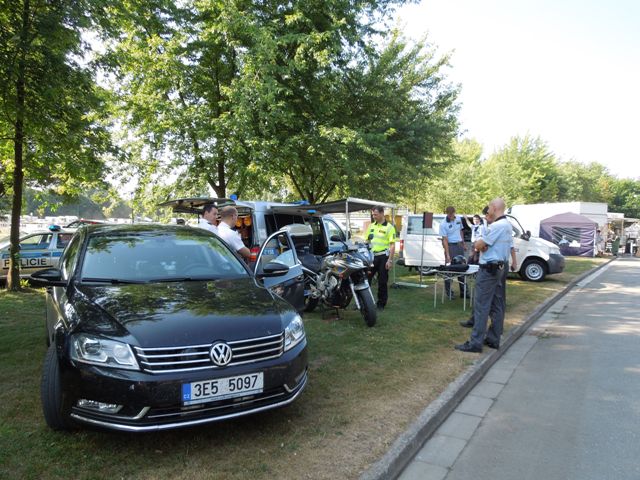 Na Velké pardubické rodinné pouti se představila i policie ukázkami své techniky