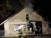V Mladoticích u Ronova nad Doubravou hořel bývalý mlýn, škoda se vyšplhala na bezmála půl milionu