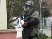Anonym nejspíš dosáhl svého - dojde k uzavření několika škol a ulic i ke změně tras městské hromadné dopravy