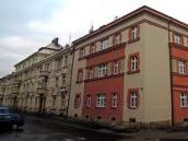 Lidé si nejčastěji stěžovali na parkování vozidel na chodnících, první takové hlášení přišlo z Revoluční ulice