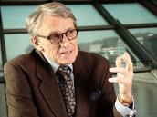 Petr Robejšek: Není uskutečnitelné, aby si lidé ve statisících přicházeli vyzvednout do Evropy to, co jim chybí