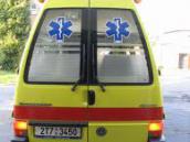 Policie pátrá po řidiči modrého nissanu, který ohrozil na přechodu přecházejícího chodce