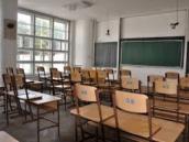 Rodičům hrozí až dva roky vězení a jejich nezletilé ratolesti, že zůstane bez základního vzdělání
