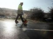 Sníh a led od rána komplikoval provoz na silnicích, svou daň si vybrala smrtelná nehoda u Zámrsku 