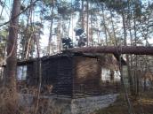 Hasiči odstraňovali strom, který spadl ve Škrovádě na chatu
