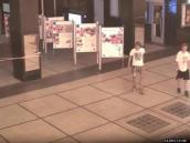 Otec udal policii syna i jeho kumpána, které poznal na policejním videu