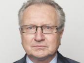 Podle nezávislého senátora Jana Veleby chybí stranám charismatický vůdce, nehrozí nám osud Výmarské republiky?