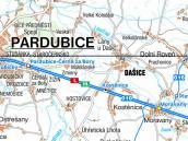 Rychlík najel u Pardubic do spadlého trakčního vedení a musel být tak mimořádně omezen provoz na trati