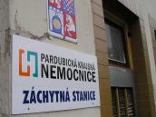 Opilec si ve Skutči vykoledoval sprostými nadávkami matce převoz na záchytku