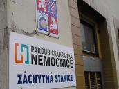 Opilá žena tvrdila strážníkům, že se o ni doma postará manžel, nakonec ale skončila na záchytce