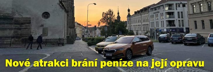 Nové atrakci v centru brání peníze na její opravu