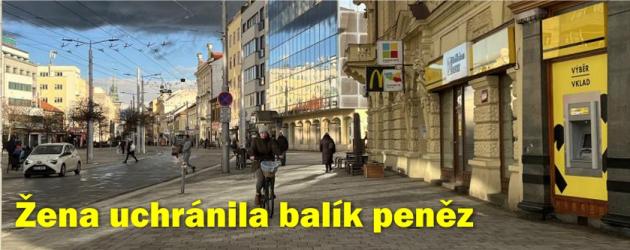 Žena před podvodníky uchránila balík peněz!