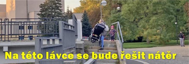 Uzavírka lávky s křivými schody se odkládá na začátek školního roku