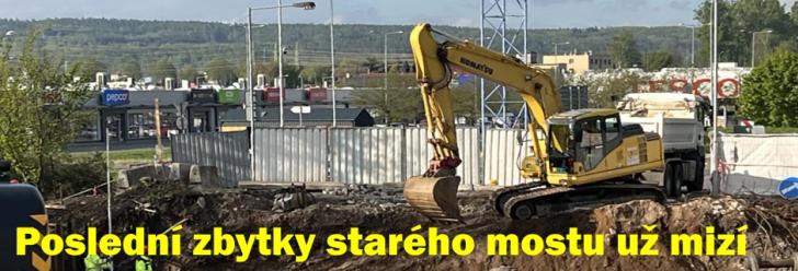 Už odklízejí poslední zbytky starého mostu