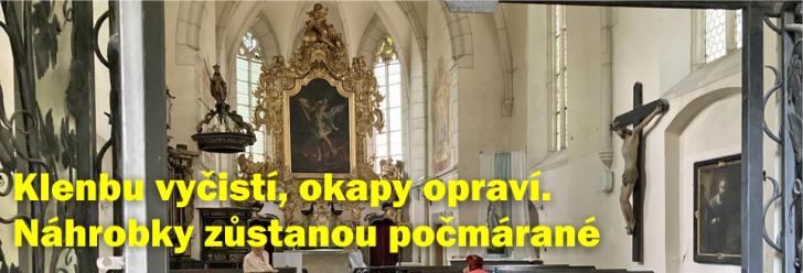 Klenbu kostela musí vyčistit od ptačího trusu