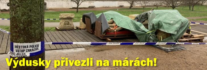 Výdusky přivezli do Klášterních zahrad na márách