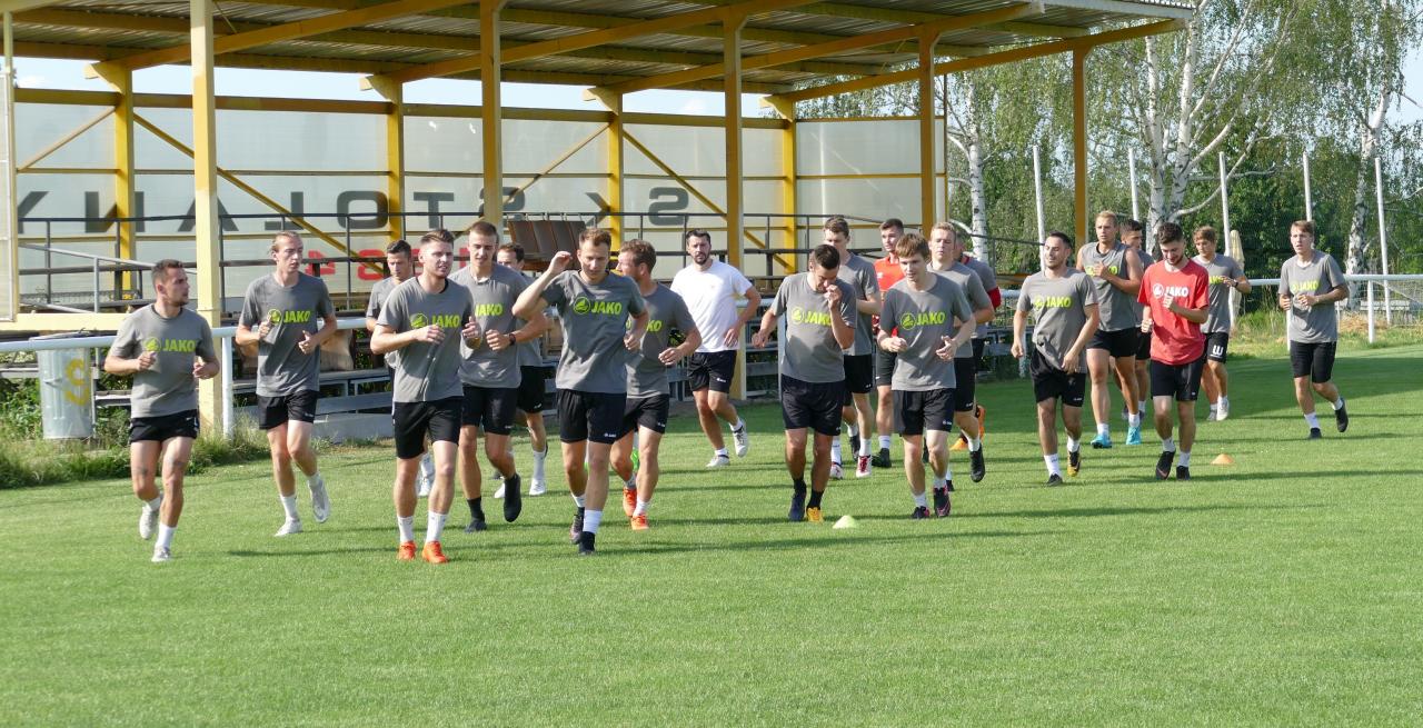 Kádr na startu přípravy: pět hráčů na zkoušku, Froňka testují České Budějovice