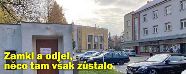 Zamkl a odjel. Něco tam však zůstalo