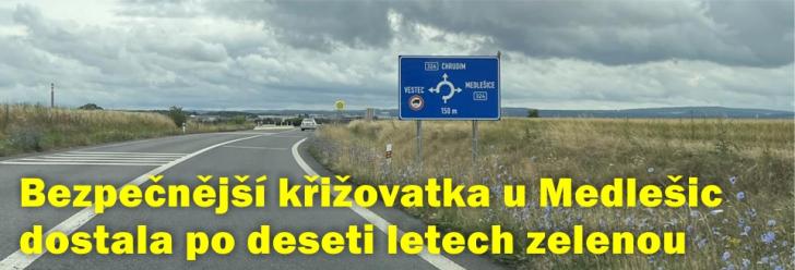 Bezpečnější křižovatka u Medlešic má po deseti letech zelenou