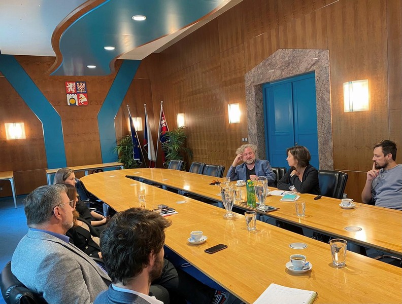 Režisér Hřebejk chce točit komedii v Pardubickém kraji