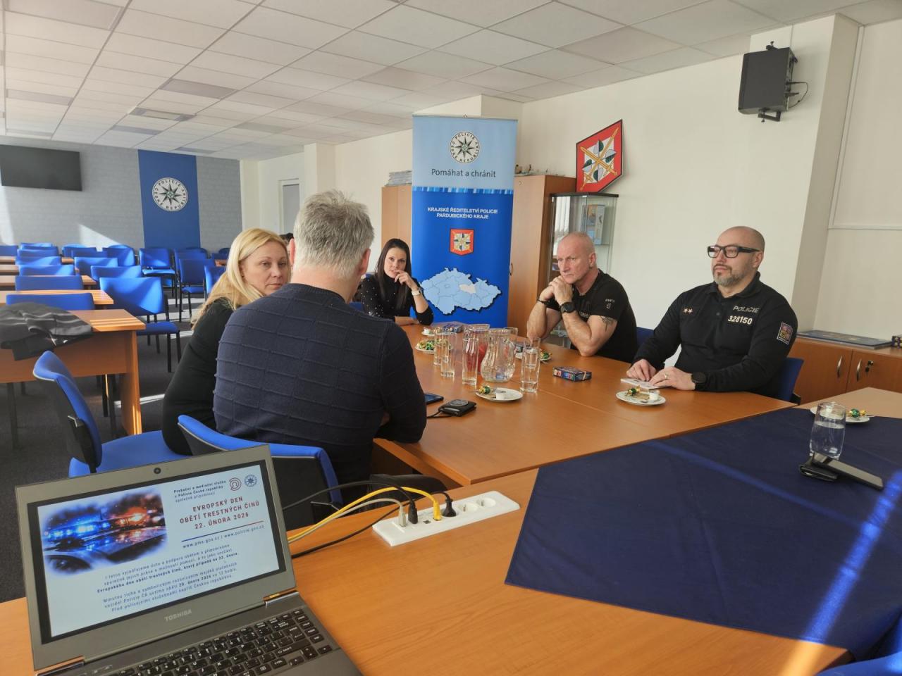 Pomoc obětem trestných činů je zdarma, připomněly rozsvícené majáky