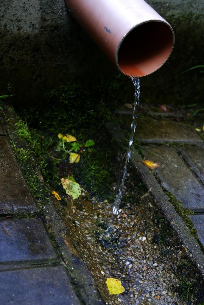 U Krkavce splašky stále vytékají do náhonu